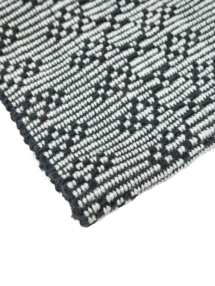 Monochrome Diamond Yarn-Dyed Jute Rug